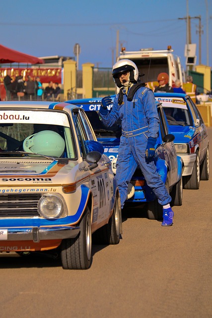 湖人队少中锋可以招募霍华德？39岁的霍华德已经没有实力打NBA了.