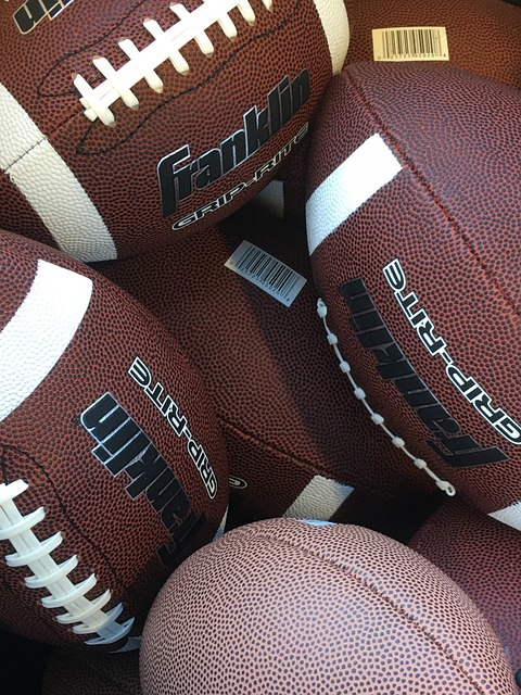 库里因伤缺席，勇士败给老鹰！球队核心面临考验.